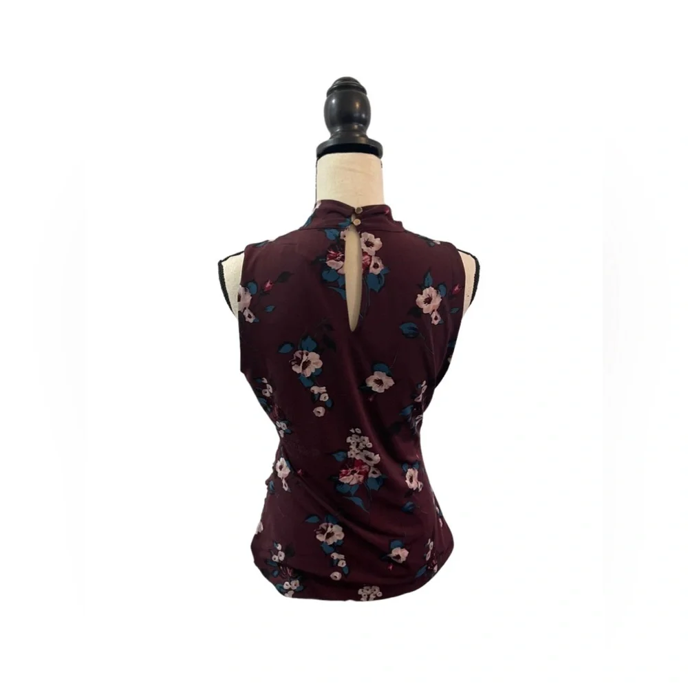 White House Black Market Sleeveless Blouse Top Size Medium